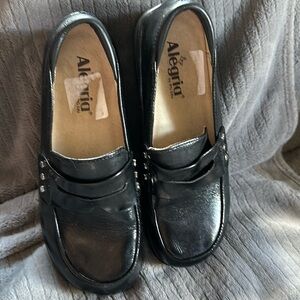Algeria black loafers